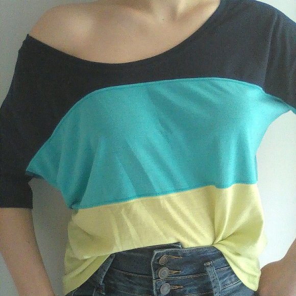 Ardene Batwing Sleeve Colorblock Crop - Picture 1 of 4